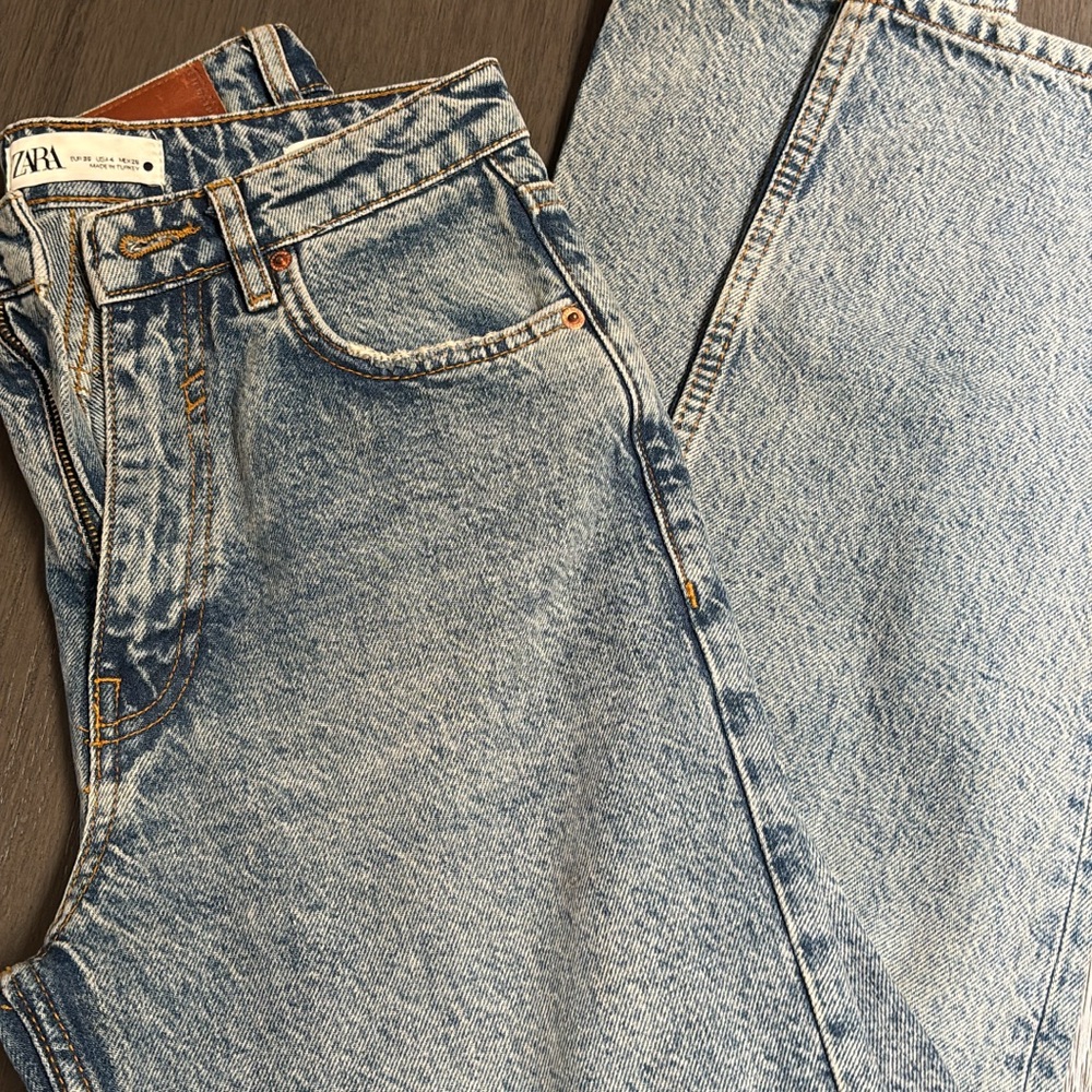 ZARA Light Wash Straight Men’s Jeans - Pale Blue